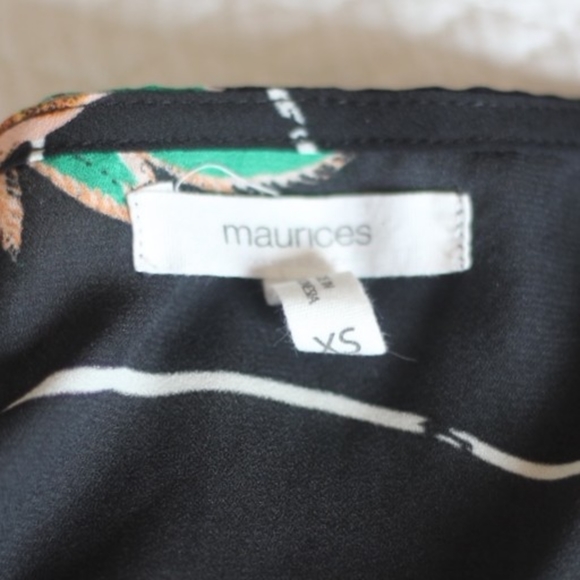 Maurices Black Floral Sleeveless V-Neck Blouse Tank Top XS K0118 - Picture 6 of 8